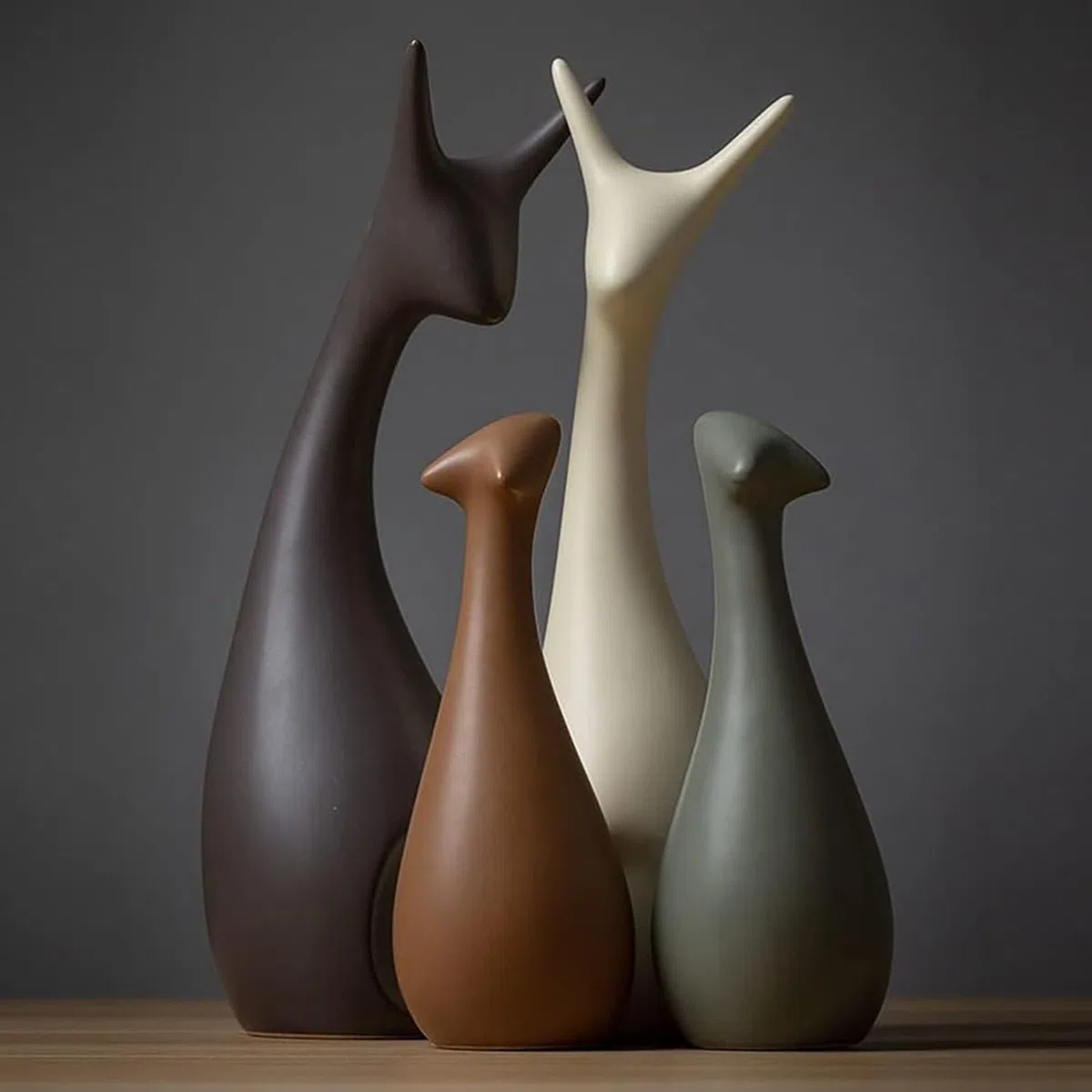 Ornamento Animale Porcellana 4 Pezzi Cervo Ceramica Famiglia Scultura in Ceramica Cervo Arredamento per Camera da Letto, Soggiorno, Studio, Decorazioni per la Casa e Regali
