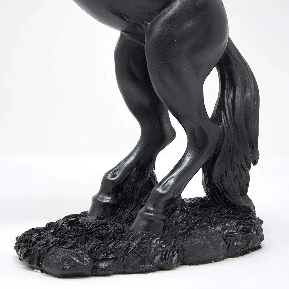 LEPENDOR Statua in resina di cavallo in piedi per la decorazione domestica Scultura di ornamento animale Allevamento Figurina di arte del cavallo Scultura decorativa - Nero