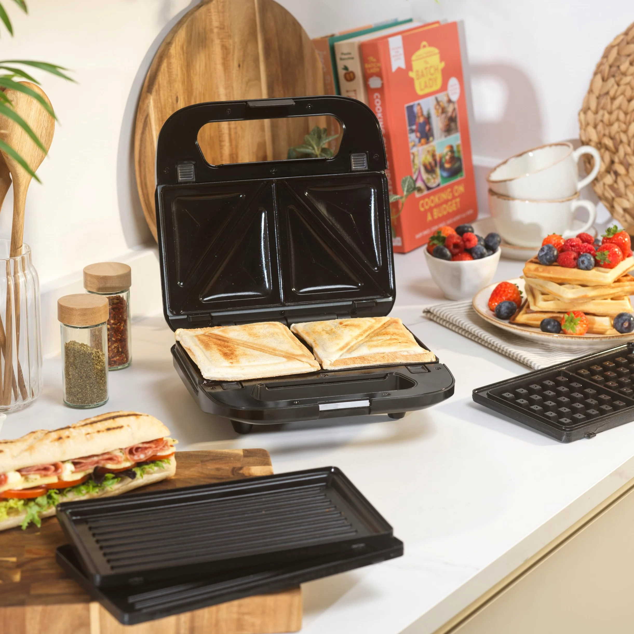 Salter 3-in-1 Snack Maker - Toast, Waffle, Panini, Piastre Antiaderenti Amovibili Senza PFAS, Controllo Automatico della Temperatura, Spie di Alimentazione/Pronto, 750 W