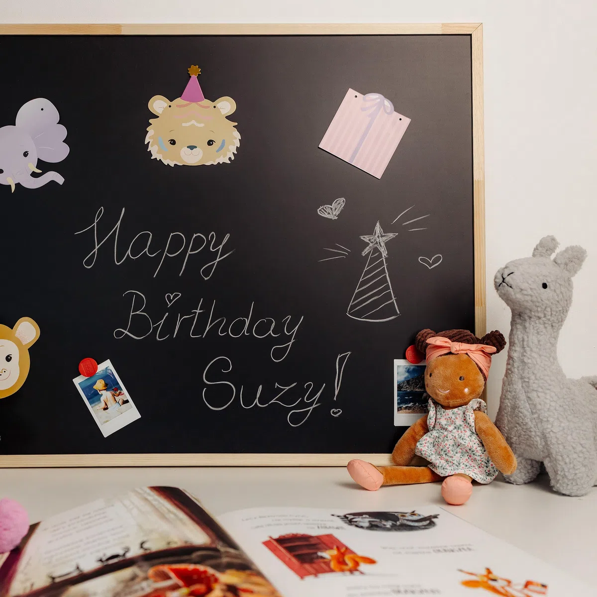 Creative Home Magnetica Lavagna per Gesso 80 x 60 cm (+/- 2) | Lavagna da Parete Nera con Cornice Legno | Bacheca Parete Gessetti - Lavagna Cancellabile | per Scuola, Casa, Ufficio, Cucina per Bambini