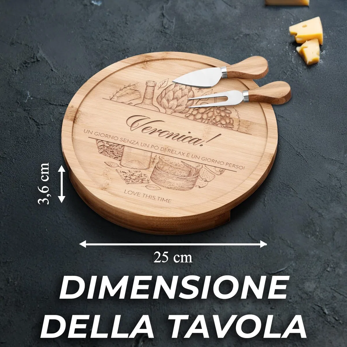 Maverton Tagliere per formaggio e salumi in legno - set 3 coltelli 1 forchetta - incisione personalizzata - H3,6 cm x Ø25 cm - regalo di compleanno donna - regalo di Natale - love this time