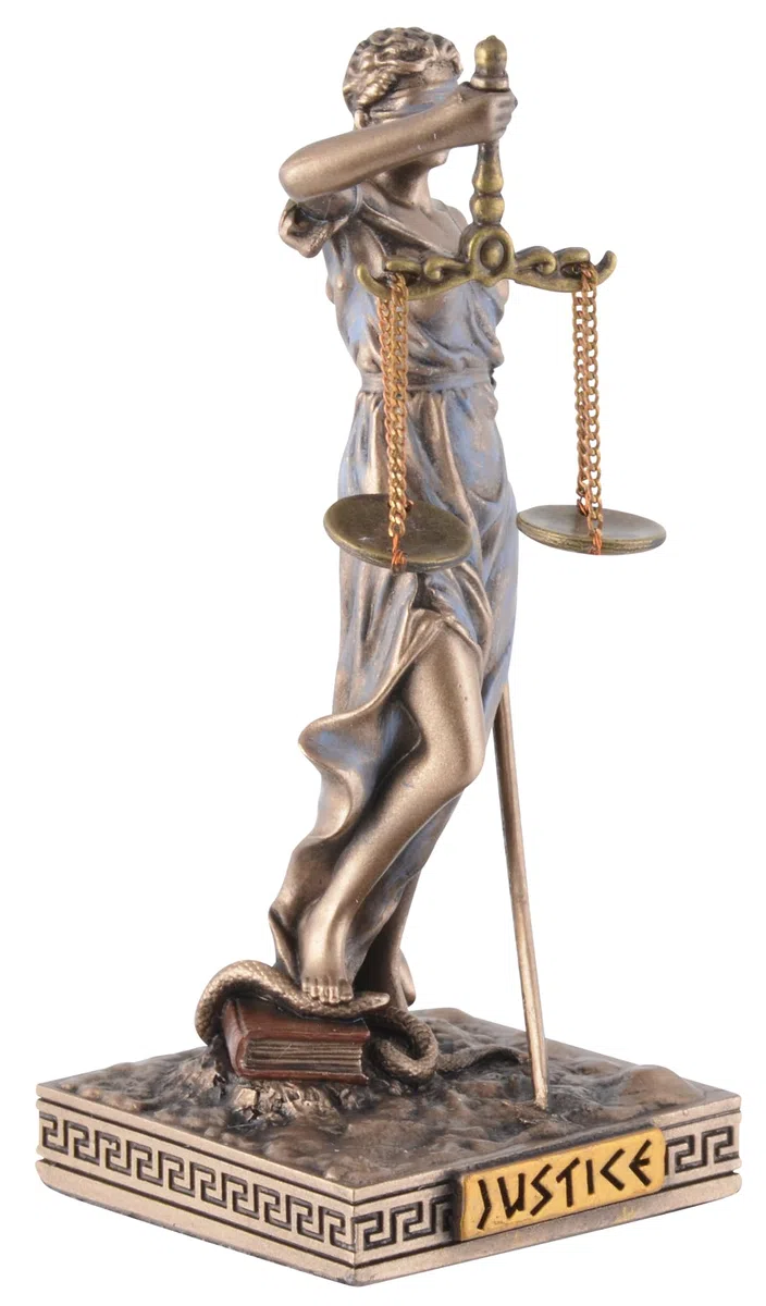 Miniatura della dea greca Giustizia con bilancia, in pietra artificiale, dipinta a mano dall'artista con vernice bronzo, di Veronese