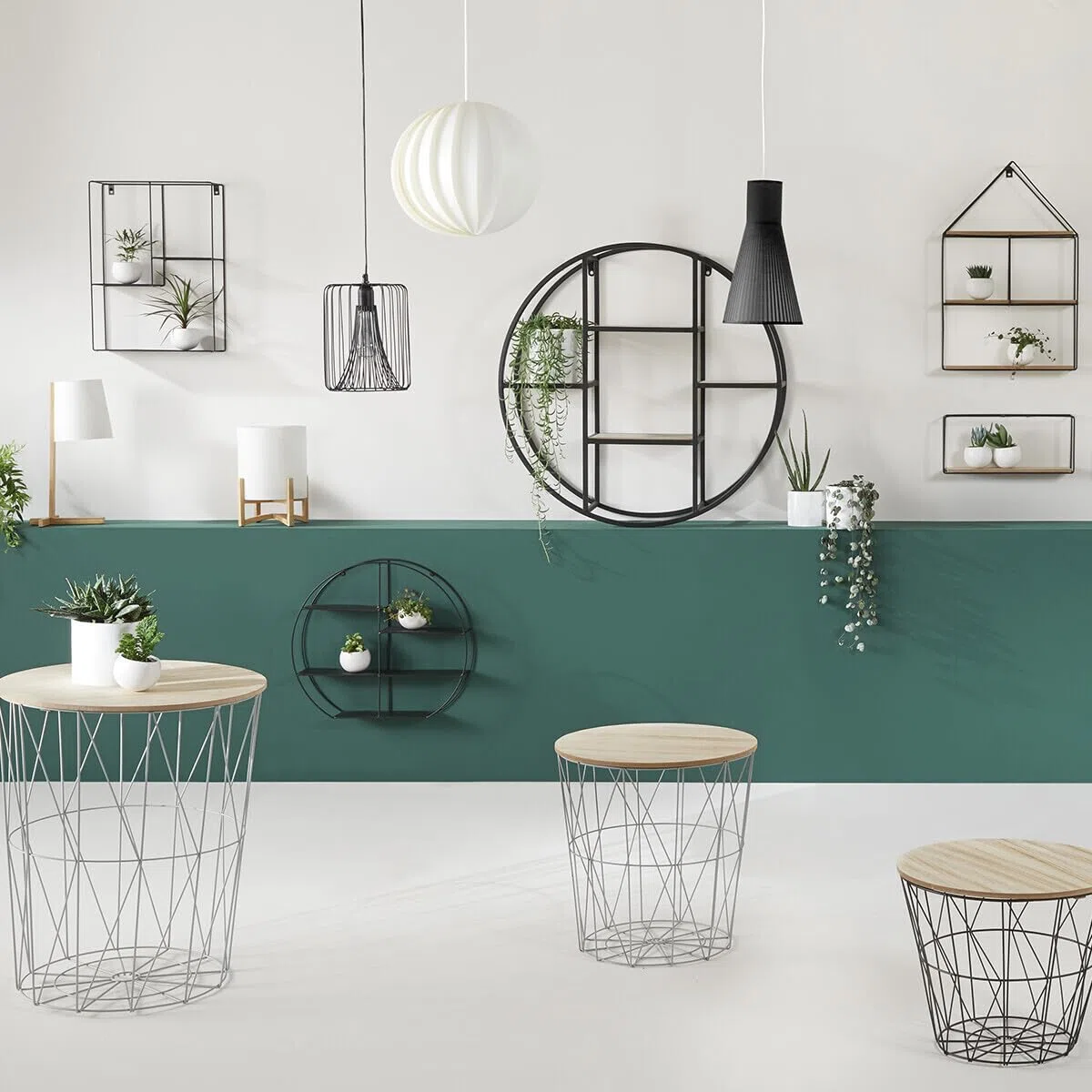 Atmosphera - Tavolino laterale Kumi Basket - Nero ed effetto legno, P. 40 x H 41 cm, con vano contenitore integrato - Per soggiorno, camera da letto, tavolino d'appoggio