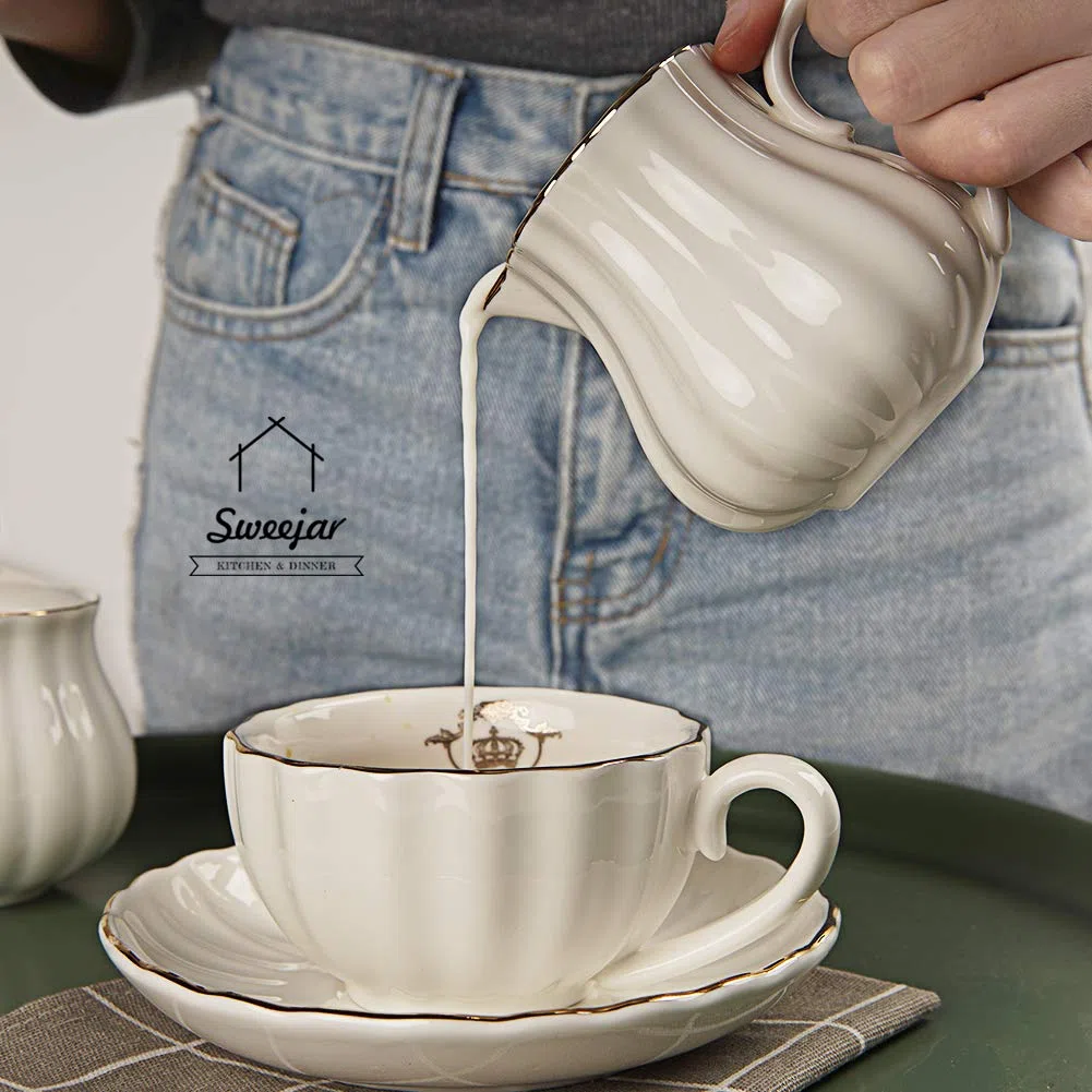 Sweejar Home Royal - Set da 3 pezzi in ceramica per zucchero e lattiera, con brocca per panna, zuccheriera, set per zucchero con coperchio e cucchiaio, regalo per matrimonio (bianco nuovo)