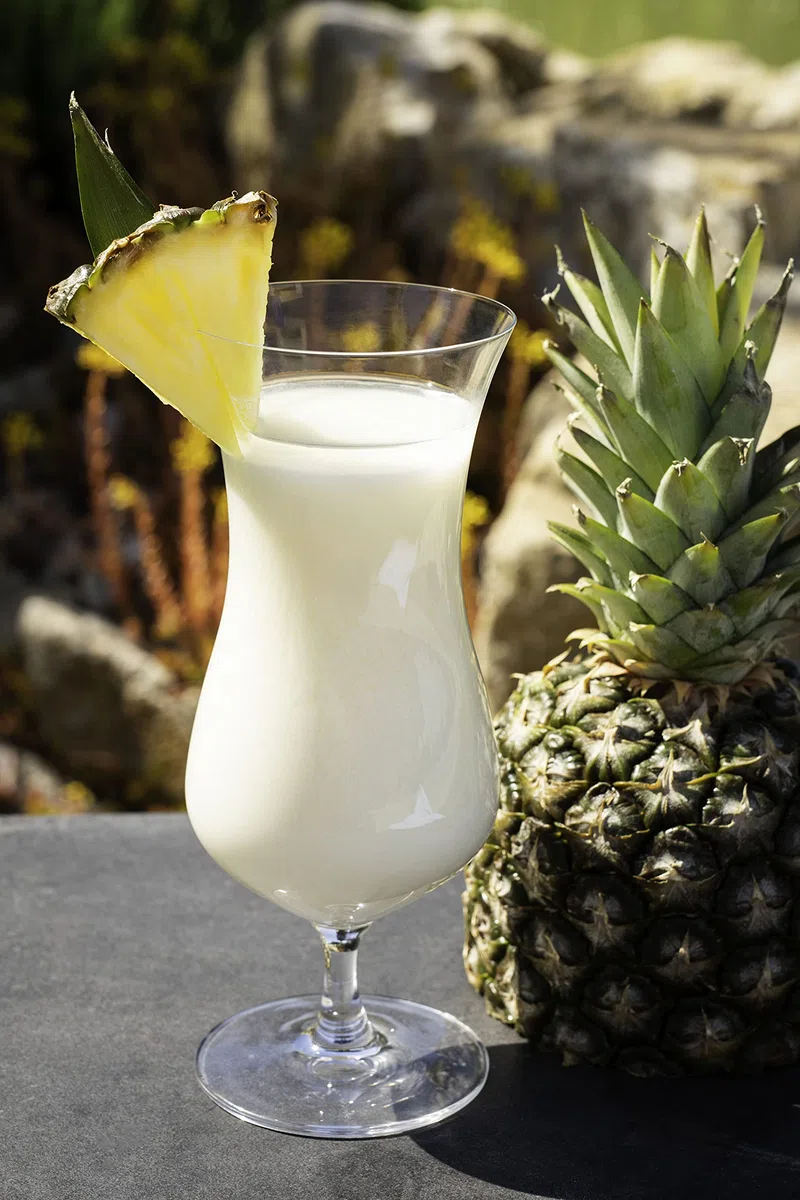 DIAMANTE Pina Colada - Coppia di bicchieri da cocktail grandi Hurricane - Set di 2 bicchieri da cocktail in cristallo di alta qualità in confezione regalo - 465 ml