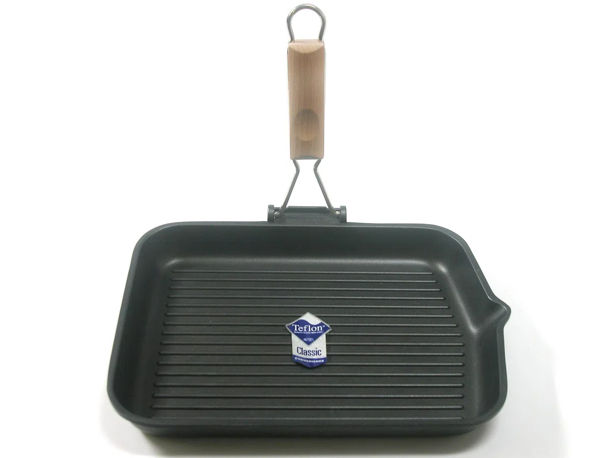 RISOLI' SAPORELLA Bistecchiera manico pieghevole legno cm. 36x26
