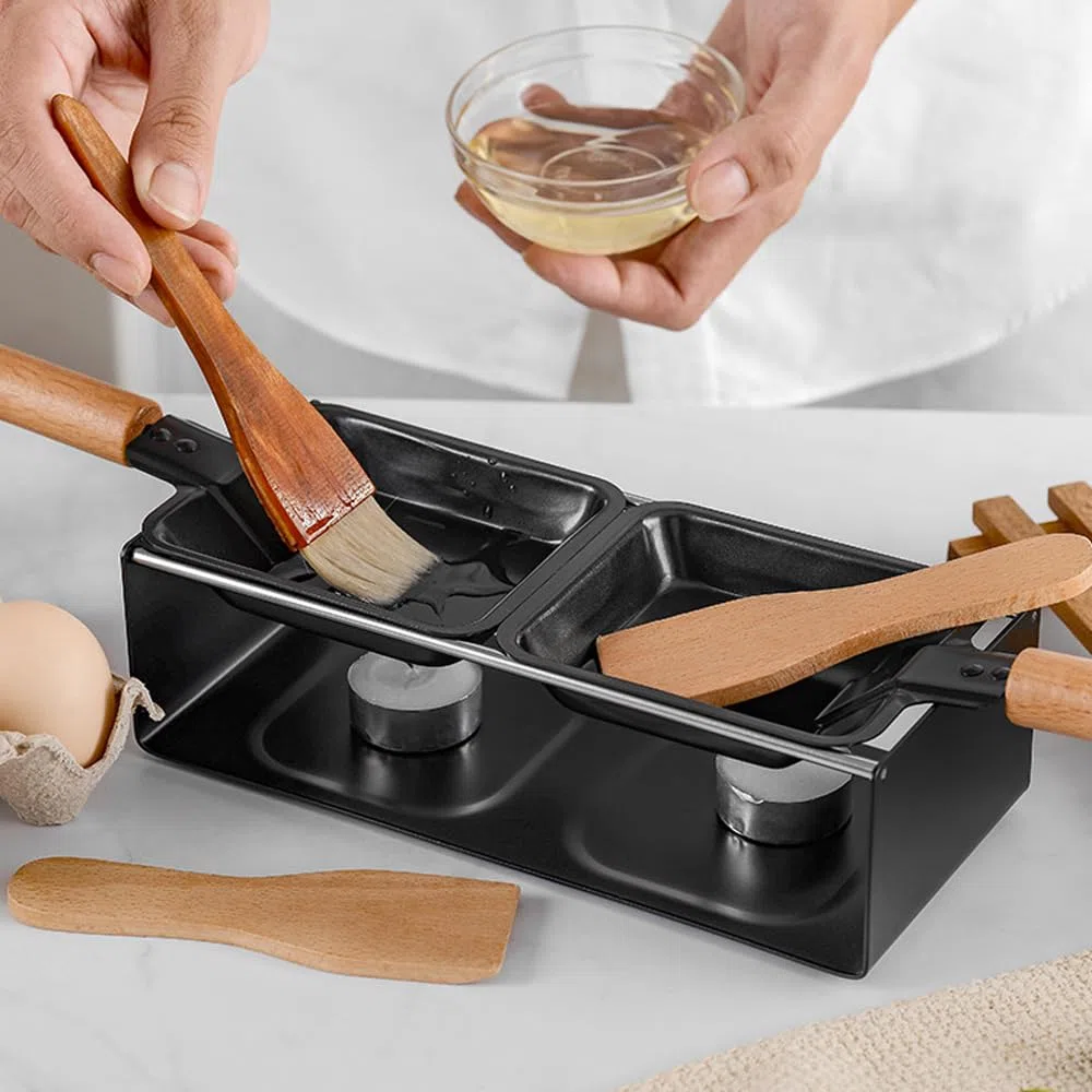 Set per fonduta di formaggio, 2 spatole e 2 padelle per formaggio