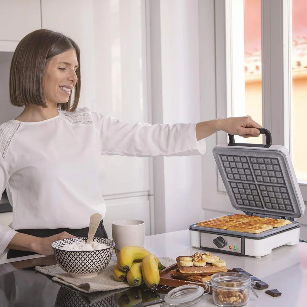 Cecotec - Waffle Maker elettrico per waffle, 4Inox 1200 W, acciaio inossidabile, 4 cialde alla volta, rivestimento antiaderente Rockstone, temperatura regolabile
