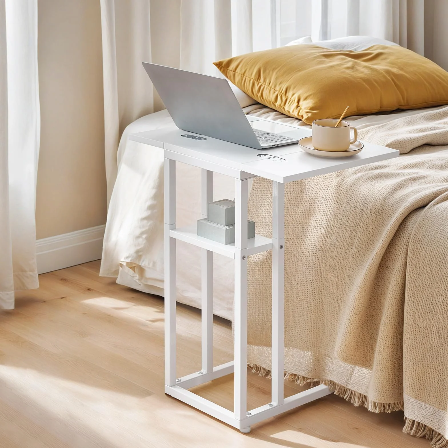 HOOBRO Tavolino a Forma di C, Tavolino da Divano Pieghevole, Tavolino da Caffè in Stile Industriale, con Ripiano Portaoggetti, per Soggiorno, Camera da Letto, Bianco EWW29SF01