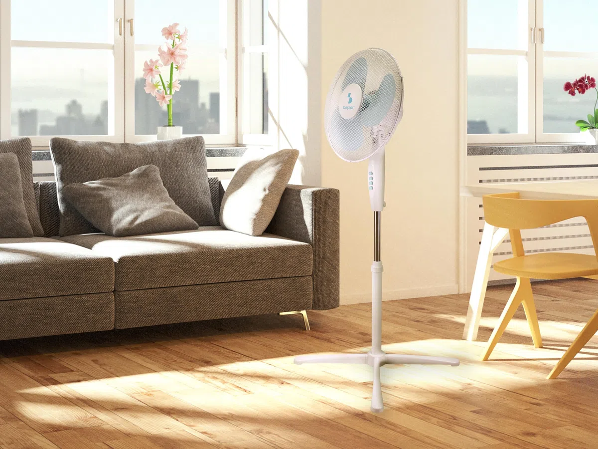 BEPER P206VEN103 Ventilatore a Piantana 3 Pale, Altezza Regolabile fino a 125cm, 3 Velocità, Oscillazione Automatica, Montaggio Facile Senza Utensili, Griglia 40cm in Acciaio, Base a Croce, 40W