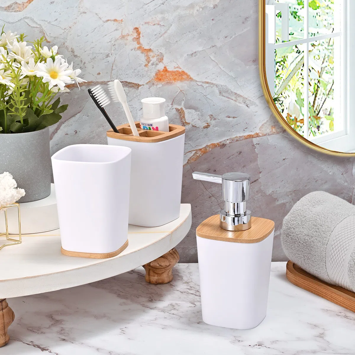 Yorkmills Set di Accessori da Bagno in Bambù, 6 Pezzi, Set di Accessori da Bagno, Set di Accessori per WC, Porta Scopino per WC, Resistente Portaspazzolino, Distributore di Sapone Con Pompa