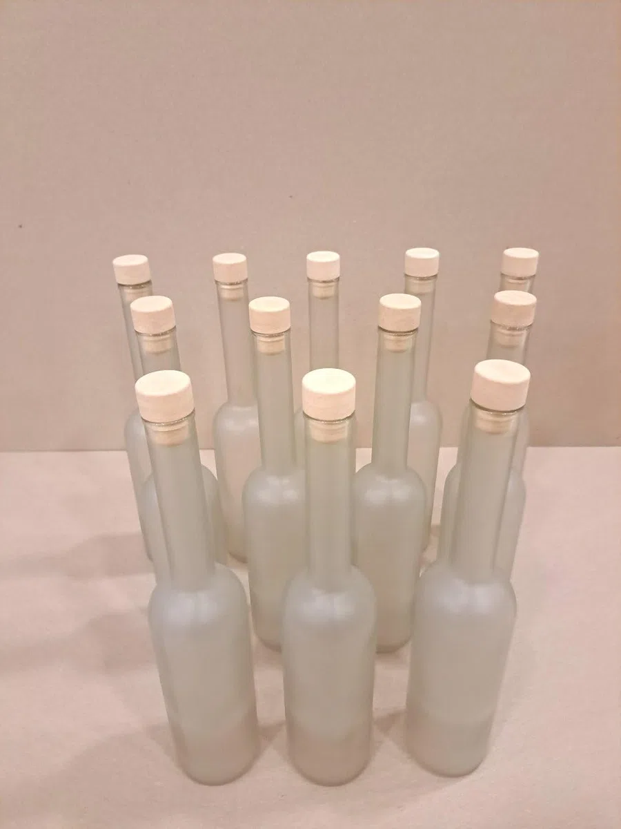 Bottiglia Satinata in Vetro per Limoncello, 500ml, con Tappo in Sughero, Set da 12 Bottiglie