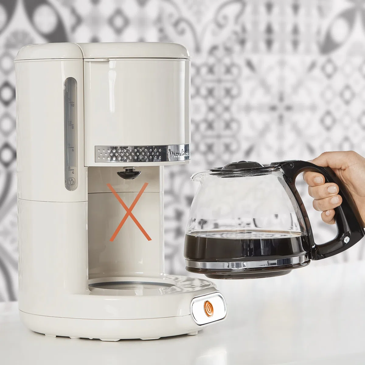 Moulinex FG381 FCM Soleil Macchina da Caffè Americano, Capacità di 1,25 L fino a 15 Tazze di Caffè, Supporto Filtro Girevole, Sistema Anti Gocciolamento, Spegnimento Automatico, Mantenimento in Caldo