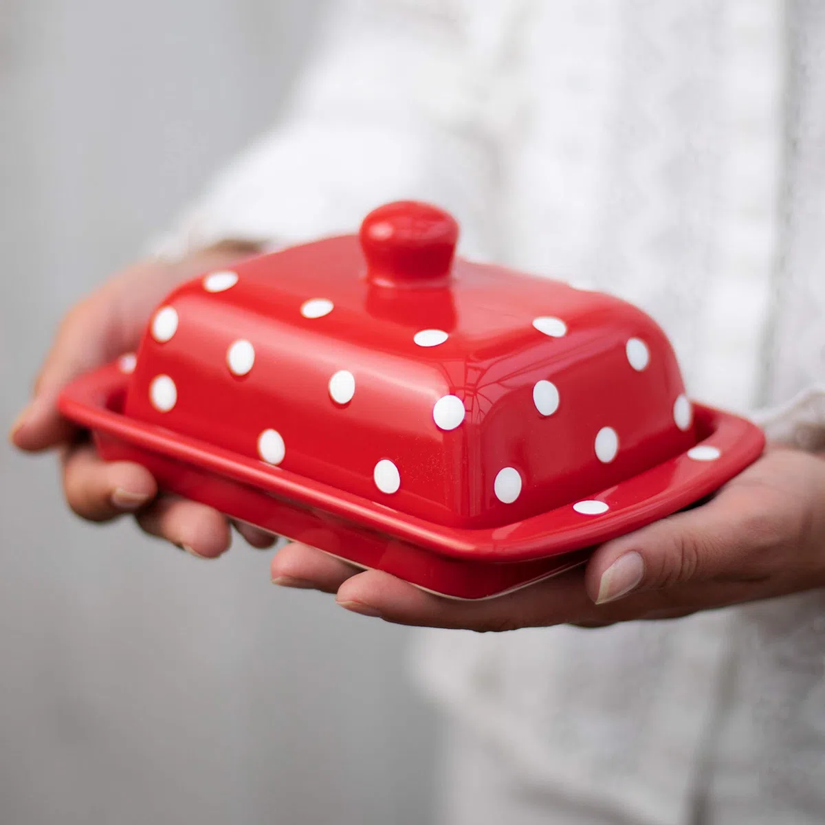 City to Cottage Portaburro con Coperchio Contenitore per Burro in Ceramica in Fantasia a Pois Rosso e Bianco Burriera Realizzata e Dipinta a Mano