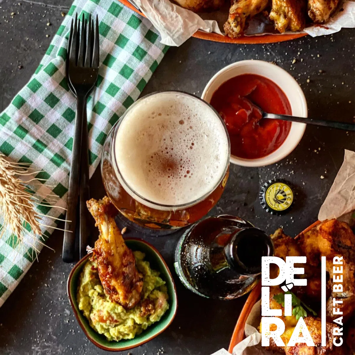Delíra – 12 Birre Artigianali Italiana Cruda Non Filtrata | Set Degustazione Da 33 cl, Idea Regalo Particolare. Selezione: Bionda, Rossa, IPA, Weiss, APA. Salvo disponibilità di assortimento.