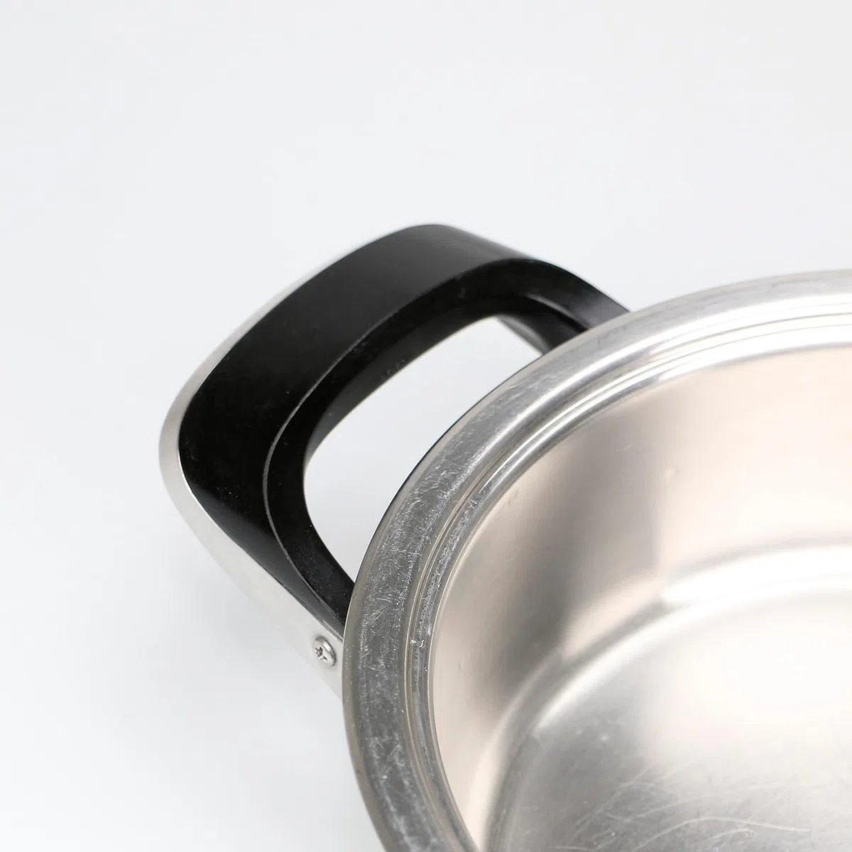OPPAHA Manici Pentola Compatibili AMC al 100% Filettatura in Ottone e Bachelite Anti Scottatura Set 2 Maniglie Serie 28. Incluse 4 viti in acciaio inox