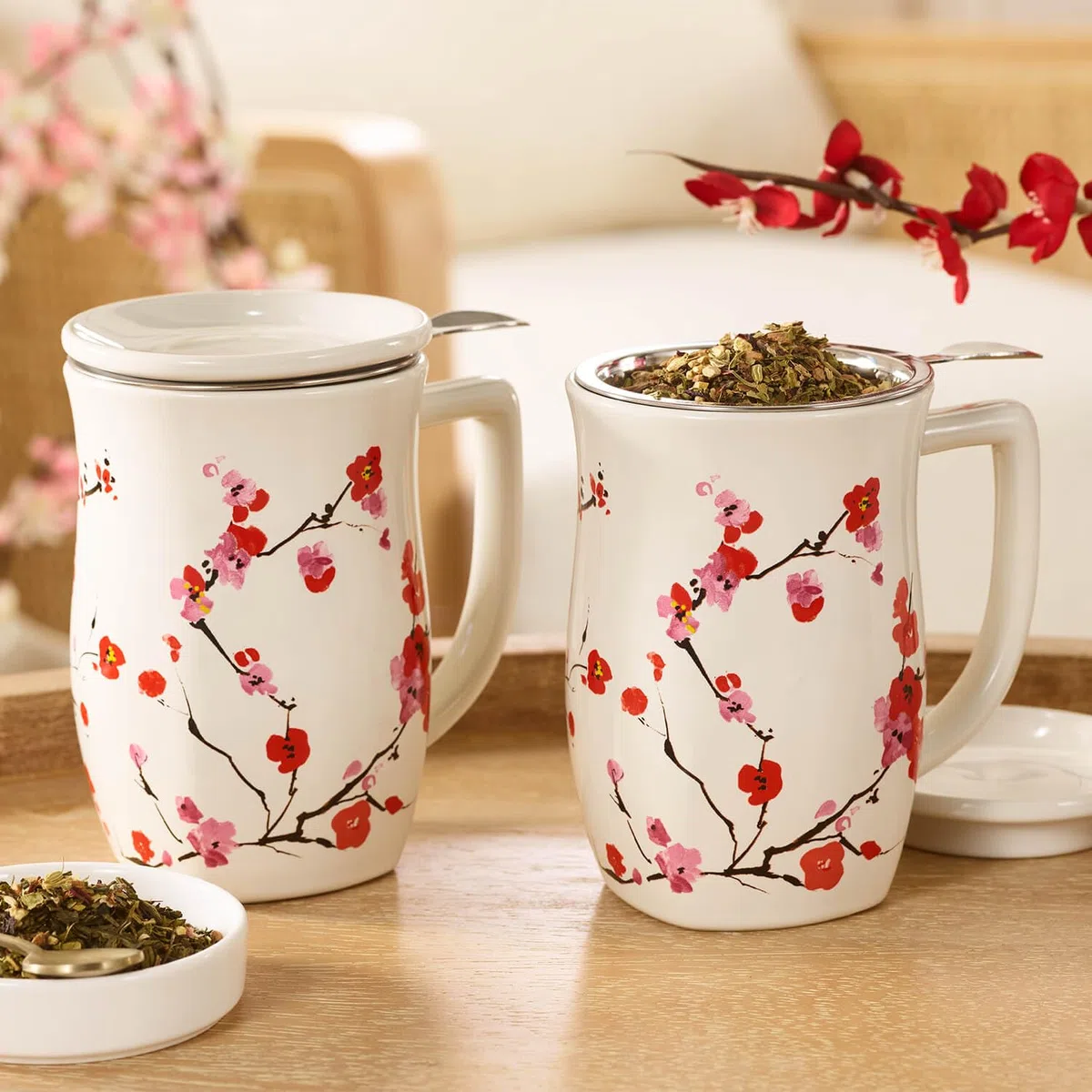 Tea Forte Fiore Tazza da tè in ceramica con infusore e coperchio, Sakura, 400 ml, tazza in ceramica con manico, per macerare tè sfuso, lavabile in lavastoviglie e adatta al microonde