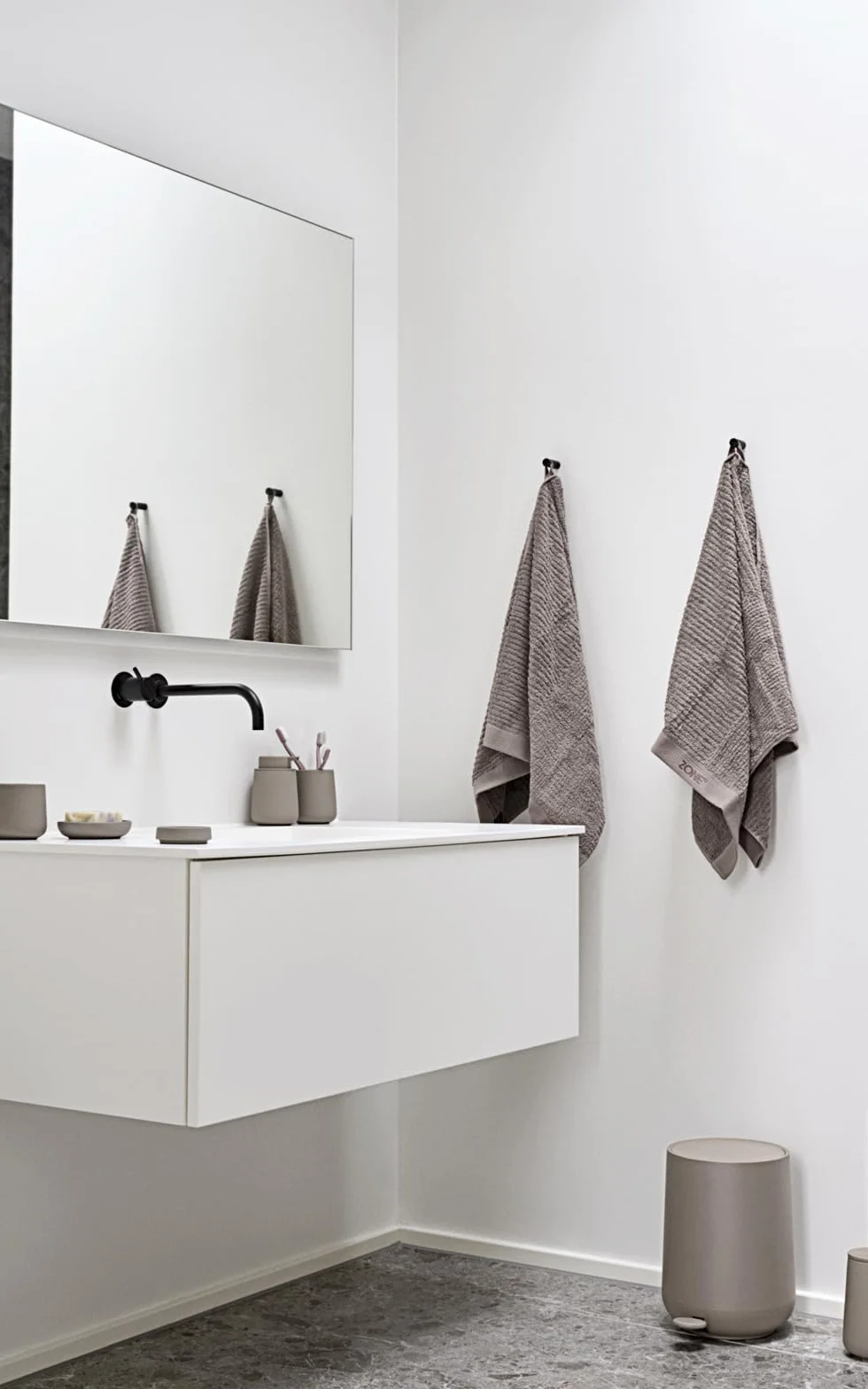 Zone Denmark Nova One - Bicchiere per spazzolino da denti in ceramica con rivestimento soft touch, diametro 8 cm, altezza 10 cm