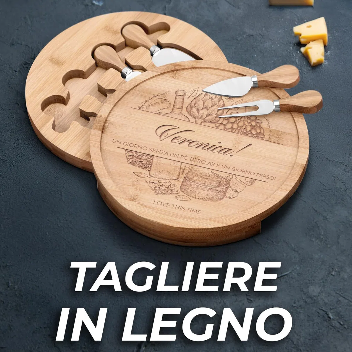 Maverton Tagliere per formaggio e salumi in legno - set 3 coltelli 1 forchetta - incisione personalizzata - H3,6 cm x Ø25 cm - regalo di compleanno donna - regalo di Natale - love this time