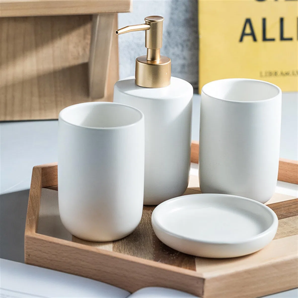 Icegrey Set di Accessori per il Bagno Set di 4 Pezzi in Ceramica in Stile Moderno Set da Toilette Set di Tazze per Spazzolino da Bagno Giallo