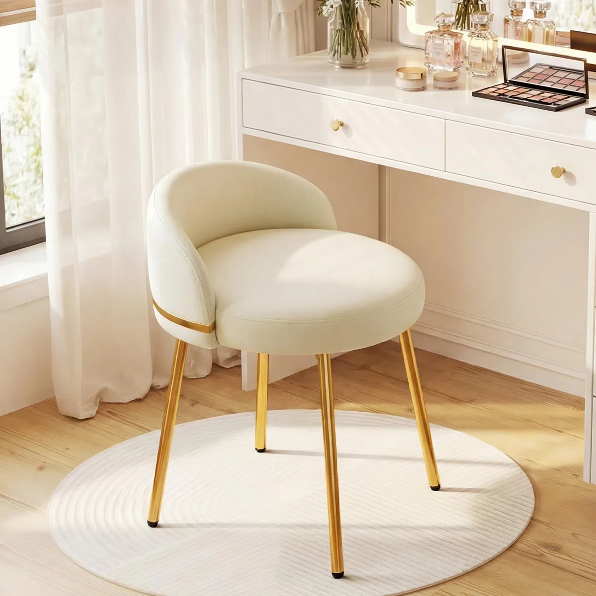Hellove Sgabello per Toeletta Trucco, Sgabello Basso con Gambe in Metallo Dorato, Moderno Makeup-Hocker in Pelle, Stool Poggiapiedi con Schienale Curvato per Camera da Letto, Soggiorno, Beige