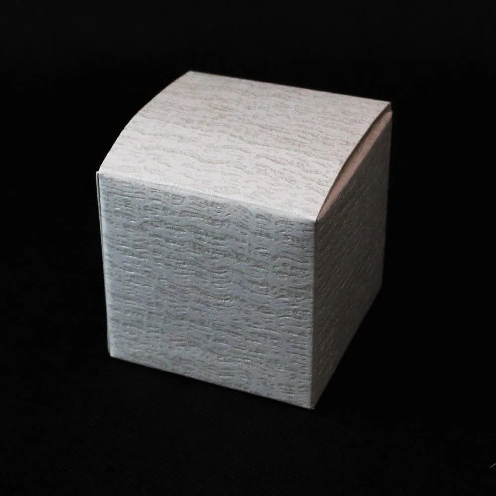 DLM-A481 Bomboniere 12 Profumatori in vetro linea Quadrifoglio portafortuna Bimbo Calice Comunione Grappolo d'uva e spighe di grano 12 profumi e 12 scatole Comunione bambino cm 7x6 da 50 ml