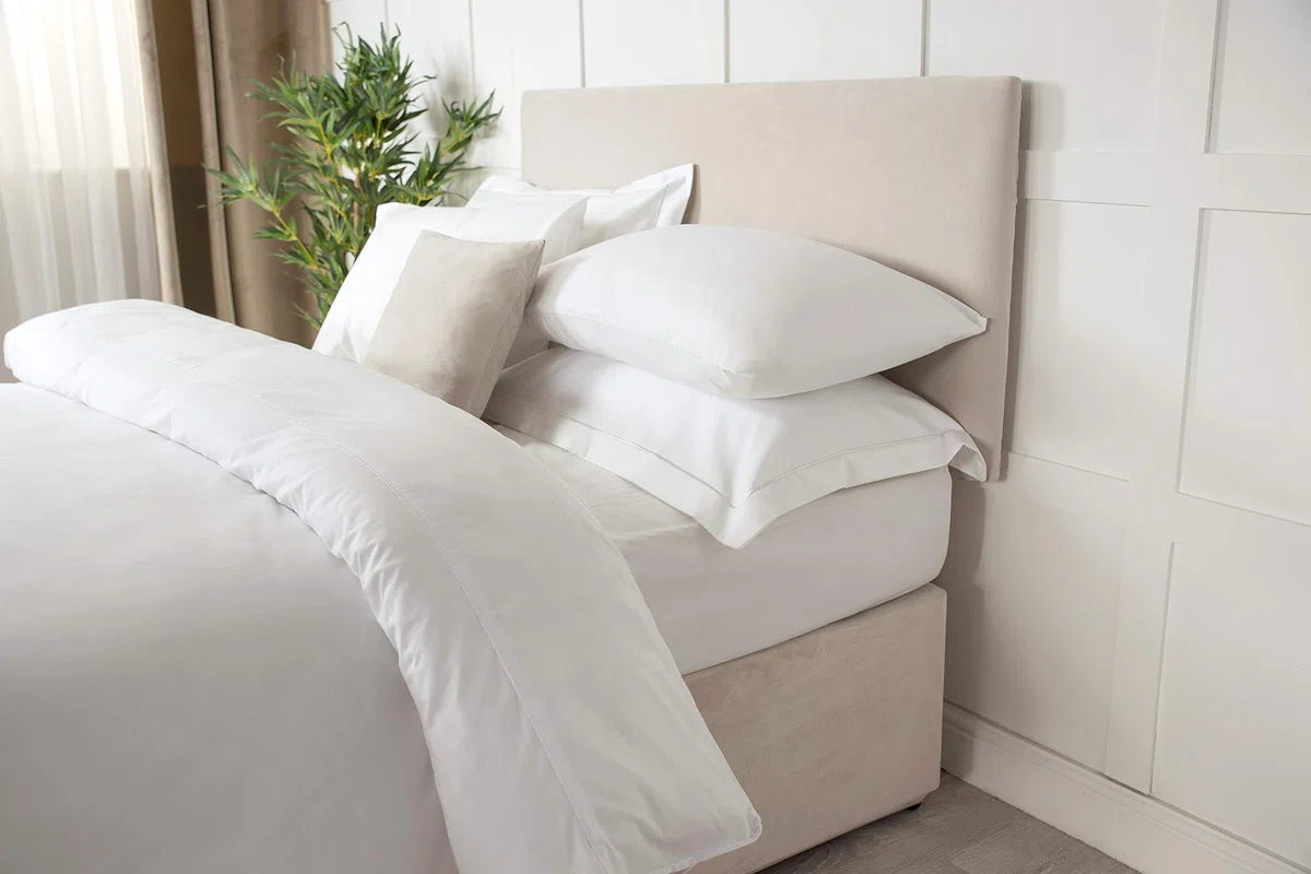 Belledorm, Copertura per testiera, dona un nuovo aspetto alla base del letto, in finta pelle scamosciata (lino, 180 x 60cm)