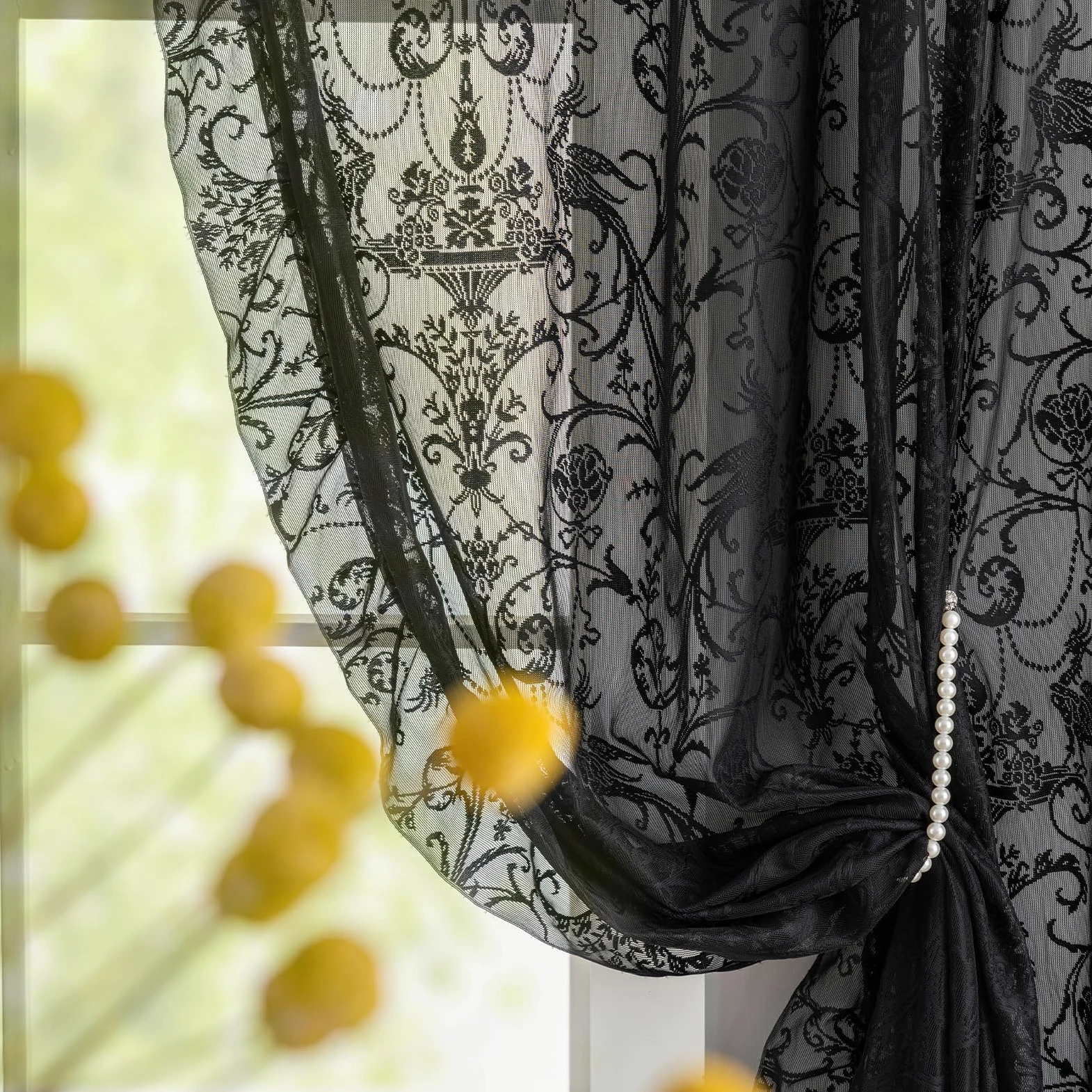 TUDECO Tende gotiche nere per camera da letto, tende in pizzo trasparente stravagante lunghezza 183 cm vintage floreale moody tende per Halloween, privacy, tasca per asta, tende in pizzo flitering 2