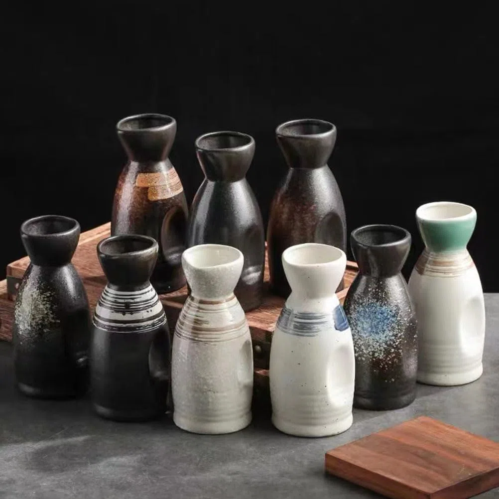 Ciieeo Set Di Sake Giapponese in Ceramica Con Bottiglia Di Sake E 4 Tazzine Kit Tradizionale Da 4.92 Pollici Per Casa Regali E Occasioni Speciali
