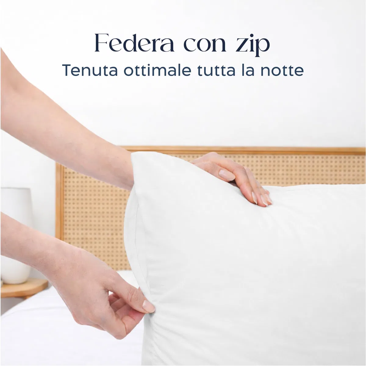 Twinzen Set Copripiumino Matrimoniale - 4 Pezzi - Copripiumino matrimoniale 240x220 cm, Lenzuolo con Angoli 160x200 cm, 2 Federe 65x65 cm - Microfibra Spazzolata, Oeko-Tex - Bianco