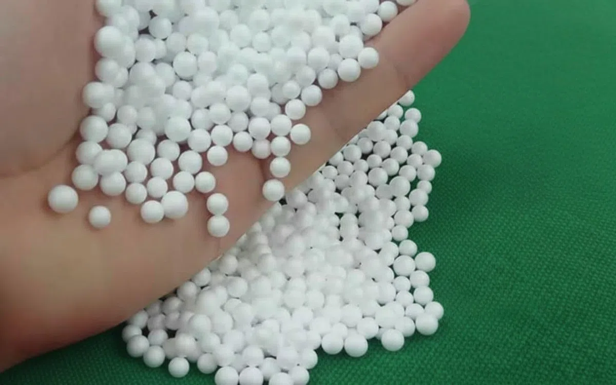 D. & D. Polistirolo - (250 Litri) Sacco di Perle di Polistirolo Espanso per Riempimento Pouf Poltrone Cuscini, Diametro da 2 a 8 mm - Palline Polistirolo per Imbottitura Pouf a sacco (250 Litri)