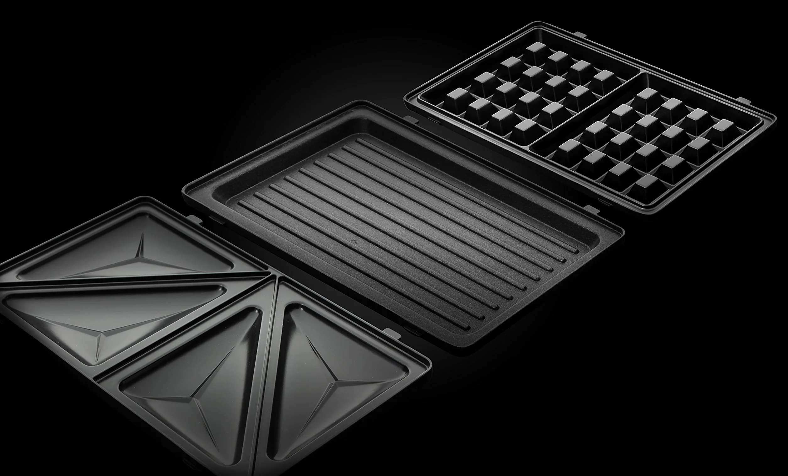 Russell Hobbs Fiesta Sandwich Maker Deep Fill 3-in-1, Sandwich, Waffle, Grill, 760 W, Funzioni Panini, Toast e Griglia, Design Compatto Nero – 24540-56