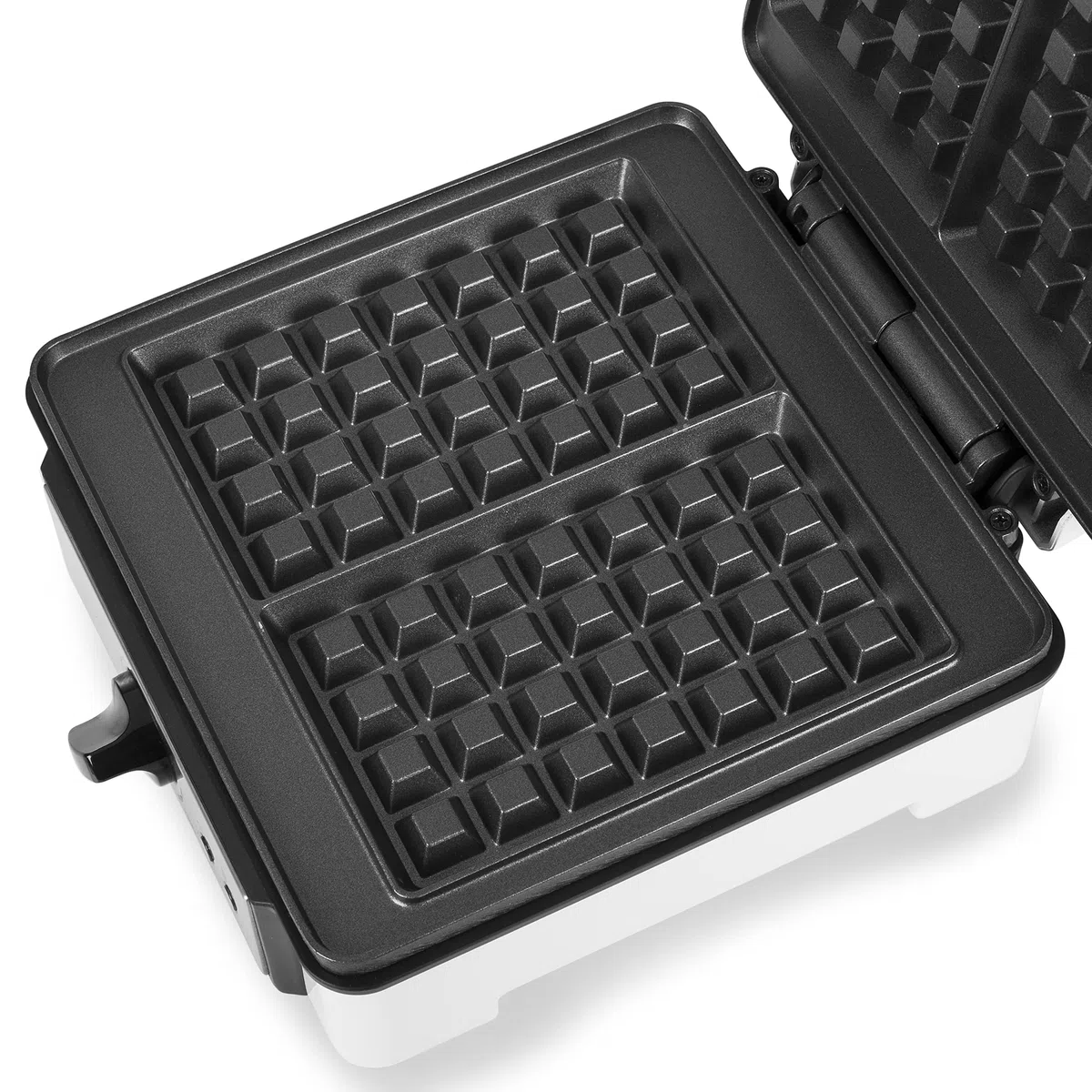 Princess Waffle Iron 132397, a forma di waffle belga, 1200 Watt, lunghezza del cavo 0,75 m, teglia 19,8 x 19,5 cm, livello di calore regolabile, rivestimento antiaderente, Argento/Nero,