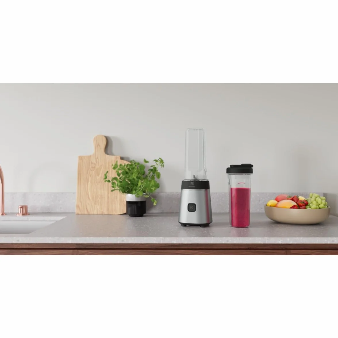Electrolux Create 3 E3SB1-4ST Frullatore Sportivo 3 in 1 con Bottiglia Take Away BPA Free, Mixer Compatto e Potente in Acciaio Inox per Smoothie, Frullati e Bevande Energetiche
