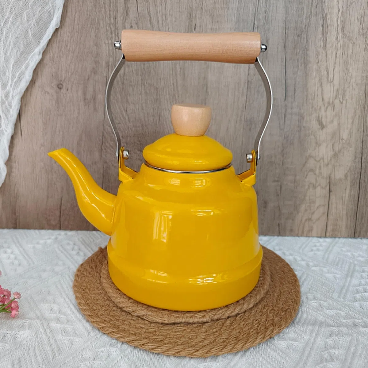 Bollitore per tè e acqua in smalto da 1,7 litri, resistente al calore, scaldalatte, caffettiera retrò, teiera per tè e caffè per cucina, casa, Giallo