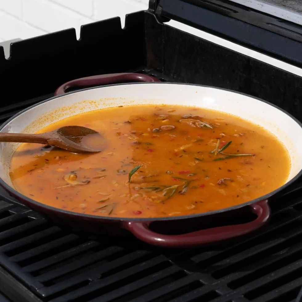 Mahlzeit Padella per Paella smaltata | Ø 35 cm | Ciliegio Scuro | Padella in ghisa con due manici | Padella per griglia, Padella per griglia paella, Padella per paella resistente al forno, Padella per