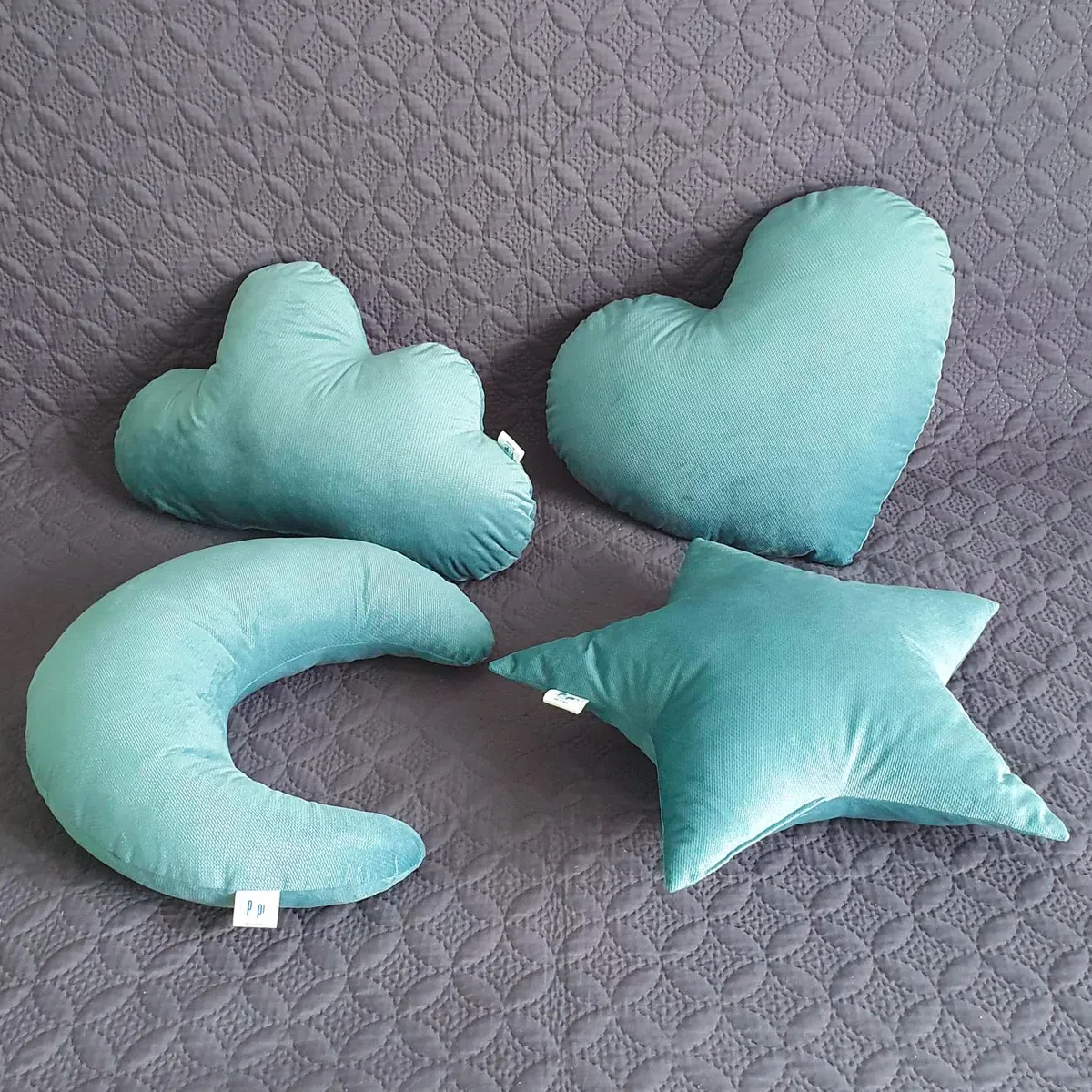 Pepi – Cuscino per bambini – Cuscino a forma di cuore – Cucito a mano – Cuscino per bambini – Cuscino decorativo – Cuscino a forma di cuore