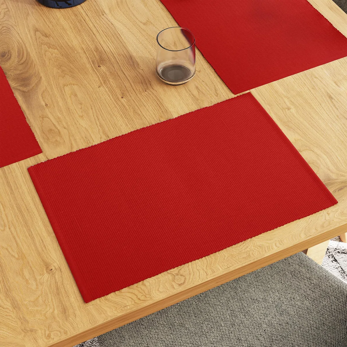 Encasa XO Set di Tovagliette per Tavolo da Pranzo Set da 6 | Colore Rosso solido | Tovaglietta in Cotone a Coste Sottili | Dimensioni 48x32 cm | Lavabile in Lavatrice