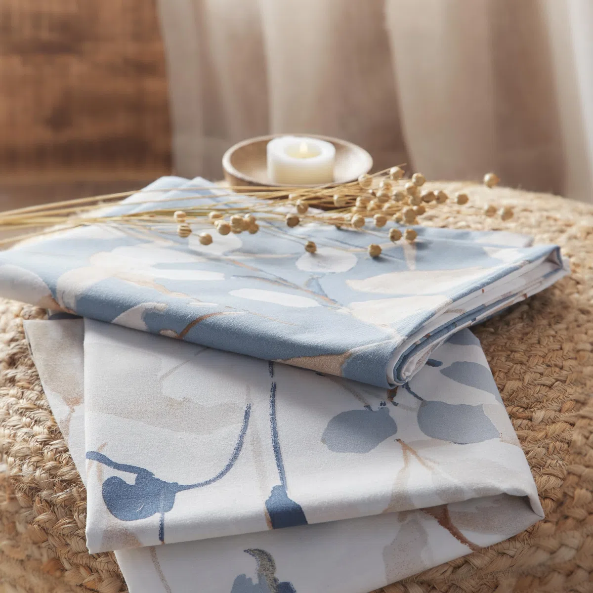 Drift Home - Copripiumino ecologico floreale foglia - Letto matrimoniale (200 x 200 cm) - Design reversibile - Cotone riciclato sostenibile (BCI) - 2 federe - Blu/Naturale con foglia