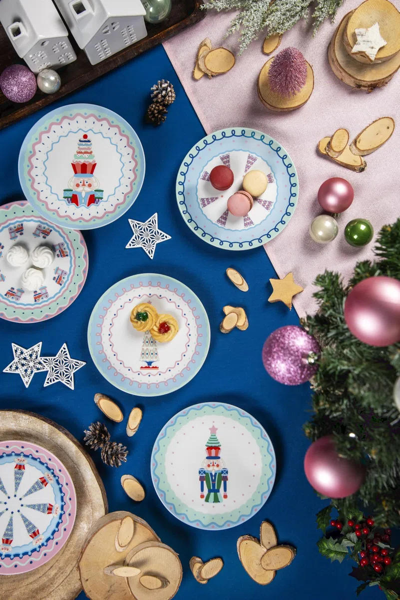 Excelsa Xmas Sweet Pastels Set 6 Piattini da Aperitivo, Porcellana, Diametro 15 Cm., Decoro Natalizio