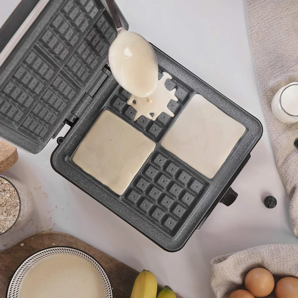 Cecotec - Waffle Maker elettrico per waffle, 4Inox 1200 W, acciaio inossidabile, 4 cialde alla volta, rivestimento antiaderente Rockstone, temperatura regolabile