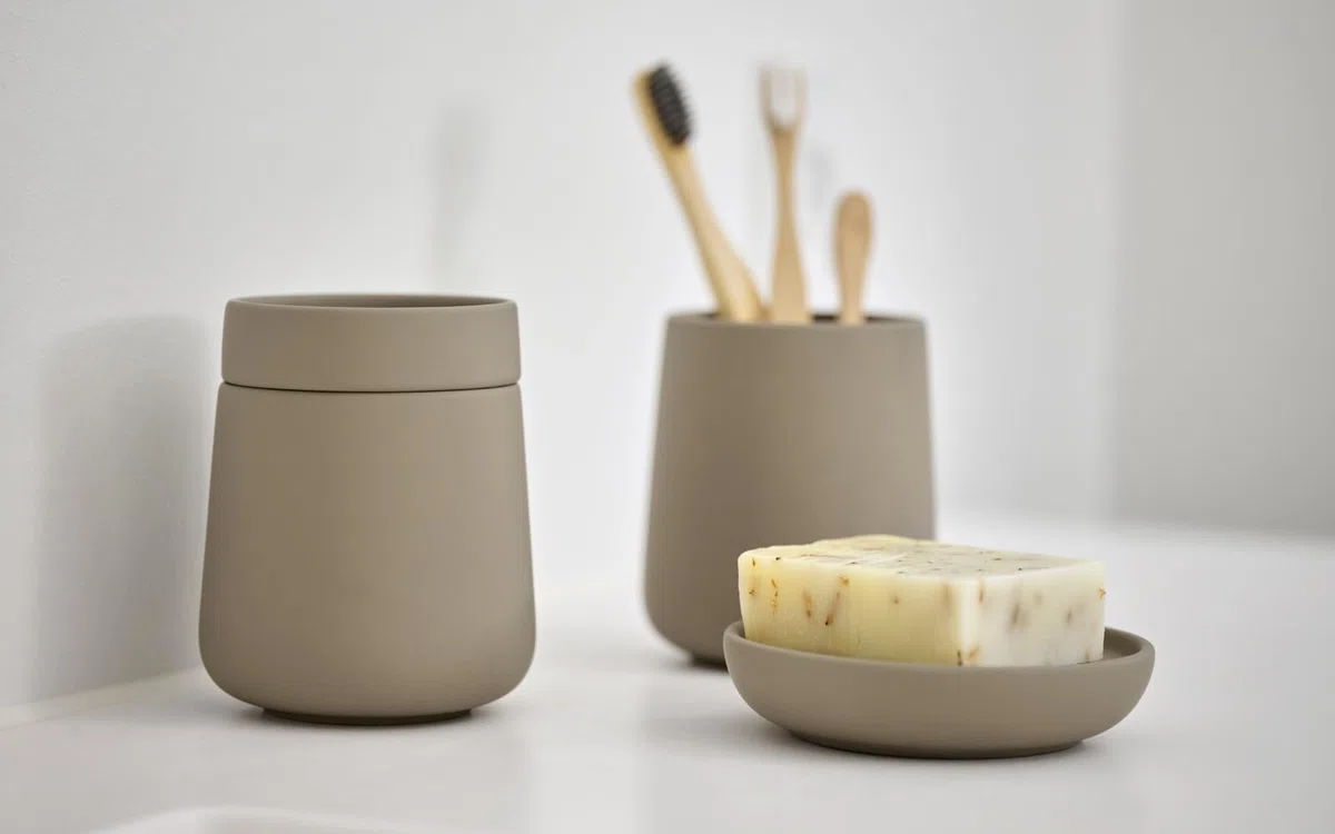 Zone Denmark Nova One - Bicchiere per spazzolino da denti in ceramica con rivestimento soft touch, diametro 8 cm, altezza 10 cm