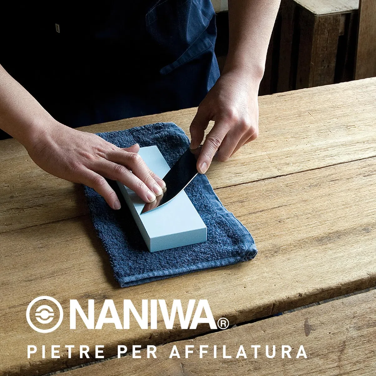 Ambrogio Sanelli, Naniwa Gouken, Pietra Affilacoltelli Professionale, Grana Media #1200, Ideale per l'Affilatura di Coltelli Normali e Rasoi, Necessita di Immersione, Made in Japan