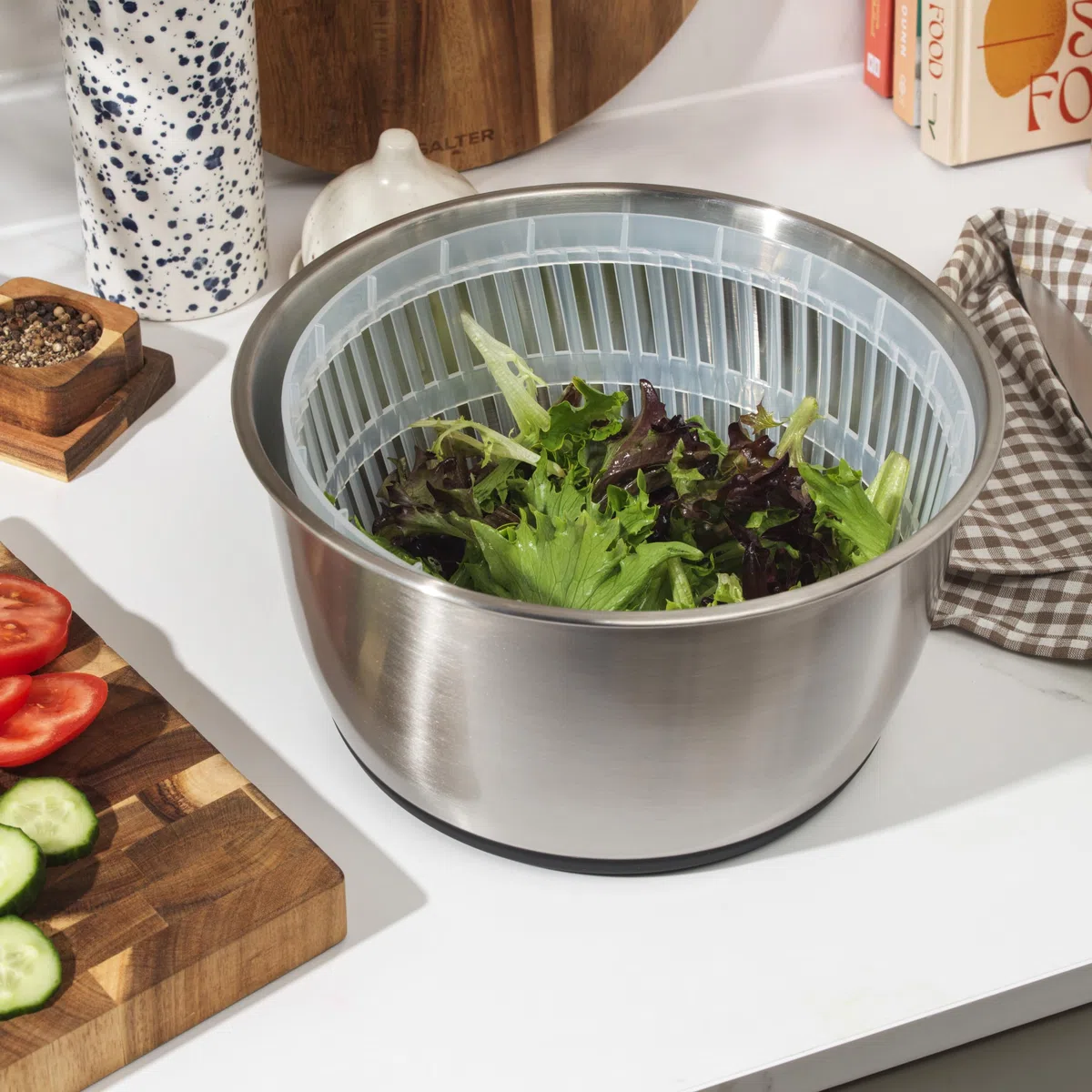 Salter Expert Salad Spinner – 6 Litri, Ciotola a Doppio Uso Con Scolapasta, Lava, Asciuga e Servi, Asciugatore per Lattuga, Pompa Bloccabile Per Facile Riporre, Base Antiscivolo, Aggiungi Condimento