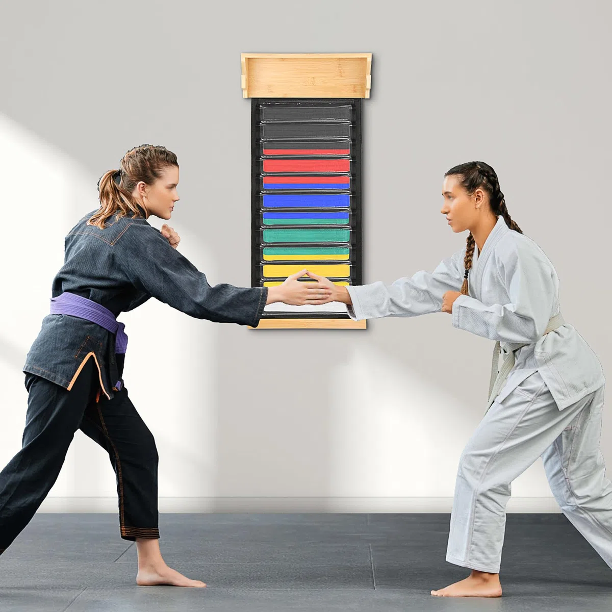 SUMNACON Supporto per cintura per arti marziali antipolvere per 12 cinture Taekwondo, supporto per cintura da parete per medaglia trofei certificati foto, cintura da karatuba, cintura ninjitsu come