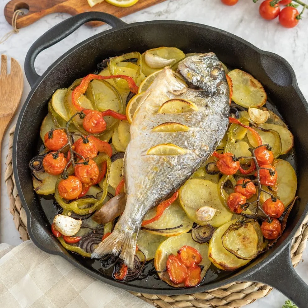 BBQ-TORO Padella in ghisa Ø 29 cm | Padella per grigliare in ghisa con manico, impugnatura e due beccucci, rigato | Padella per BBQ, padella per forno