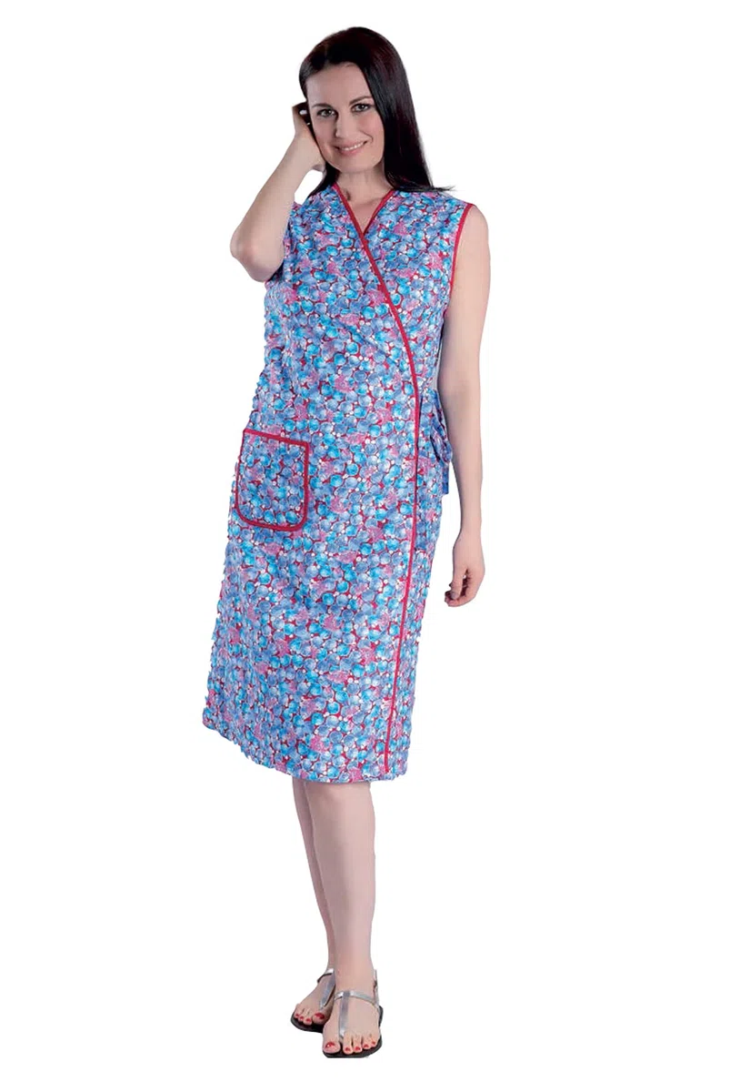 Grembiule Copriabito Donna Lungo Senza Maniche - Disponibile ad Incrocio o con abbottonatura sul Davanti con Tasca - in Fantasie con Fondi Azzurro e Blu - Prodotto Made in Italy 100% Cotone