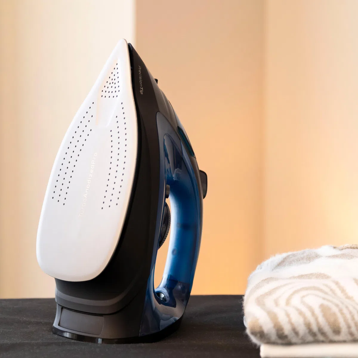 Cecotec Ferro Da Stiro a Vapore Ironhero 3200 Force Anodized. 3200W, Tecnologia Powersteam, Colpo Vapore 270g/min, Suola Turboslide, Antigoccia, Cyclo Clean, Filtro Anticalcare, Spegnimento Automatico
