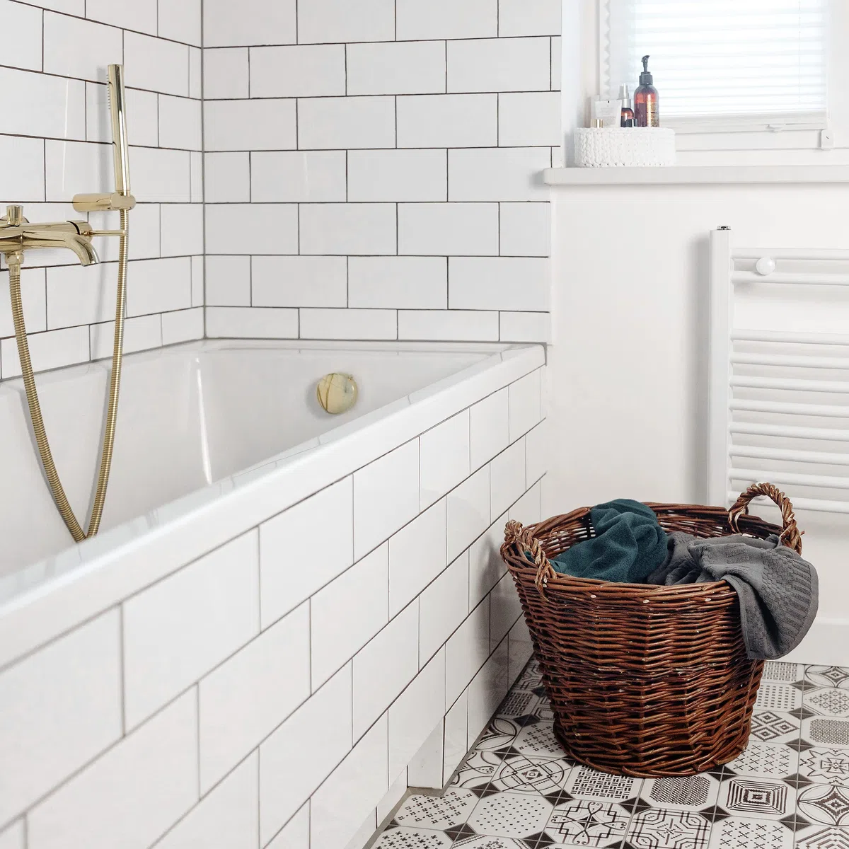 Creative Home Cesto in Vimini con Manici, Cesta Portalegna da Interno | Ø 45/30 cm – H 37 cm | Intrecciato a Mano | Salice Naturale | Cesto Multiuso per Legna, Frutta, Arredo Casa e Decorazione