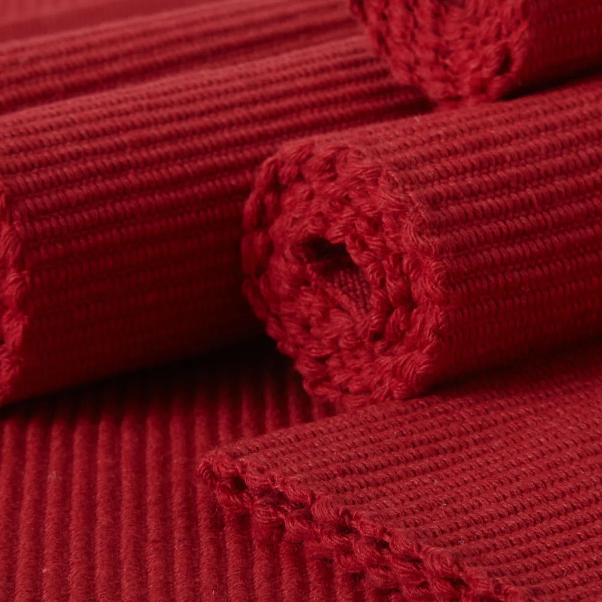 Encasa XO Set di Tovagliette per Tavolo da Pranzo Set da 6 | Colore Rosso solido | Tovaglietta in Cotone a Coste Sottili | Dimensioni 48x32 cm | Lavabile in Lavatrice